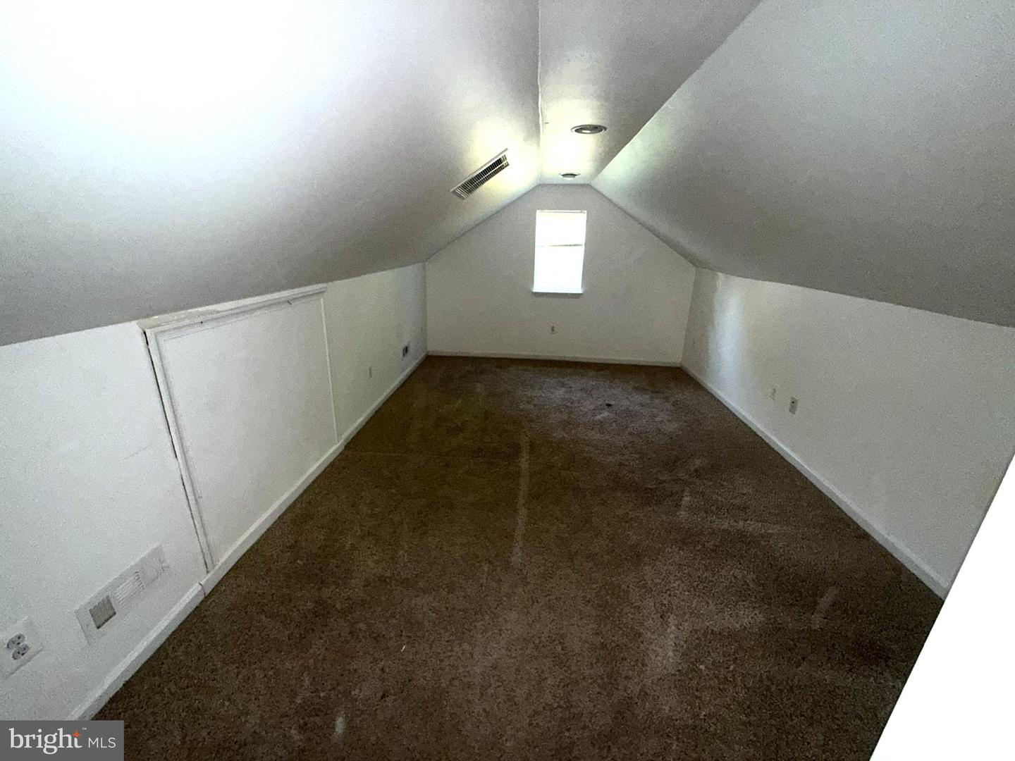 215 Sycamore Property Photo 10