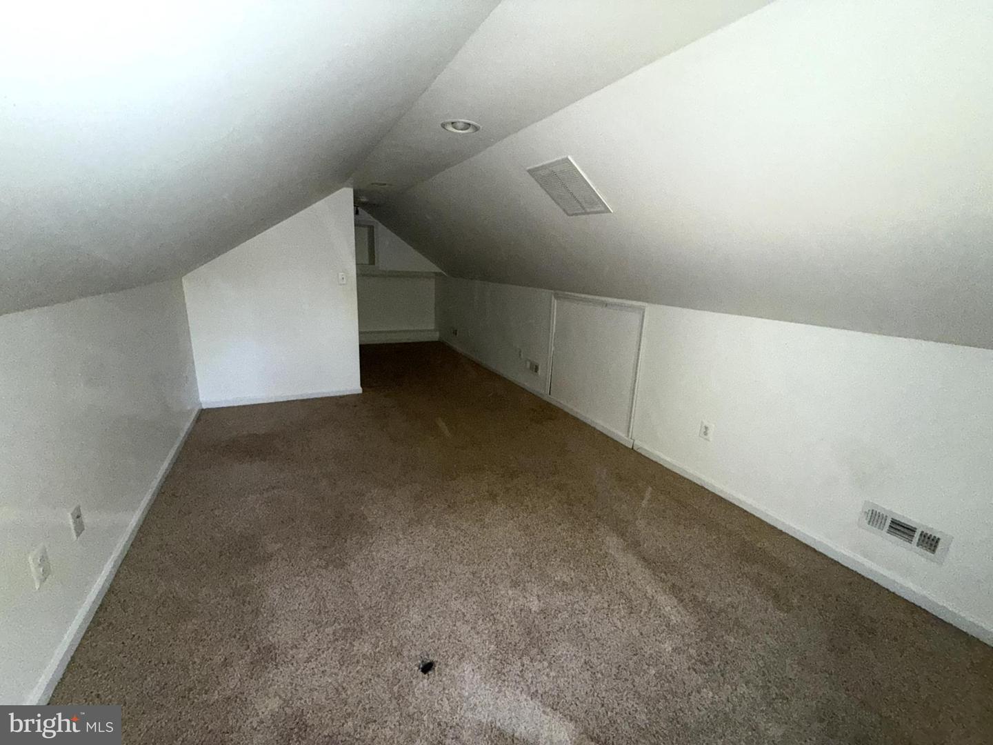 215 Sycamore Property Photo 11