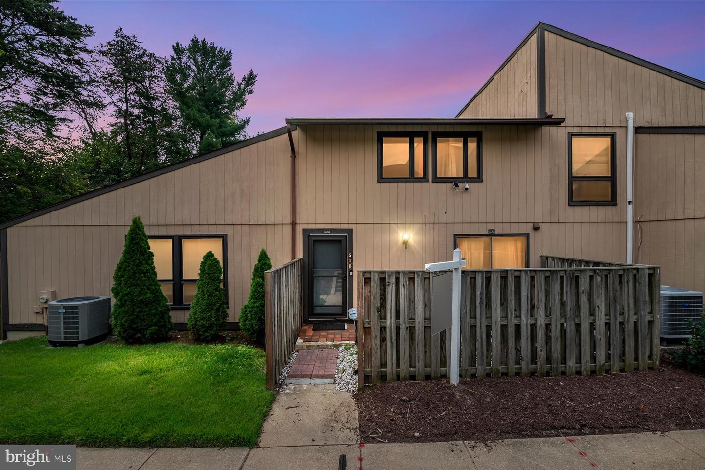 516 West Ct Property Photo 1