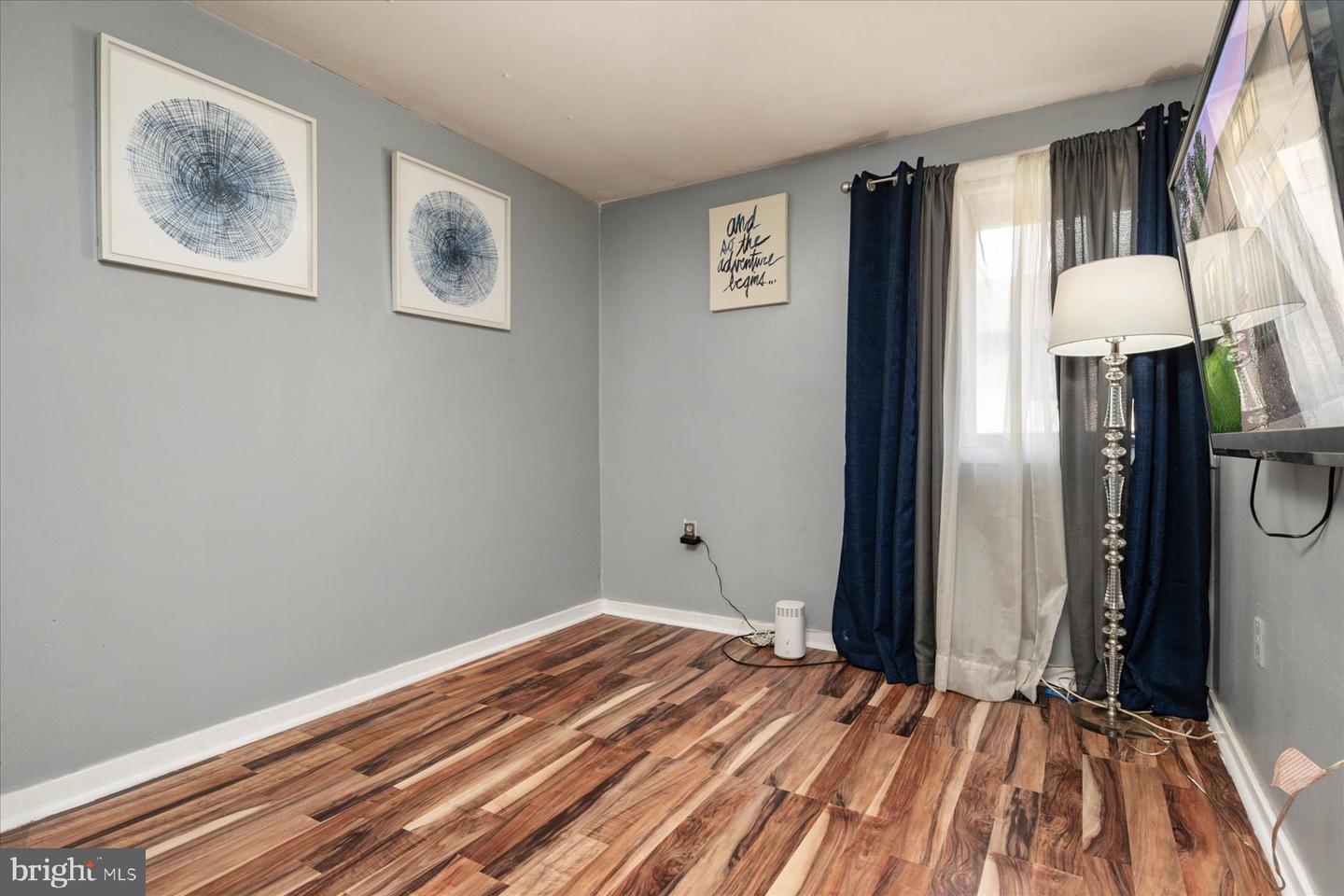 516 West Ct Property Photo 22