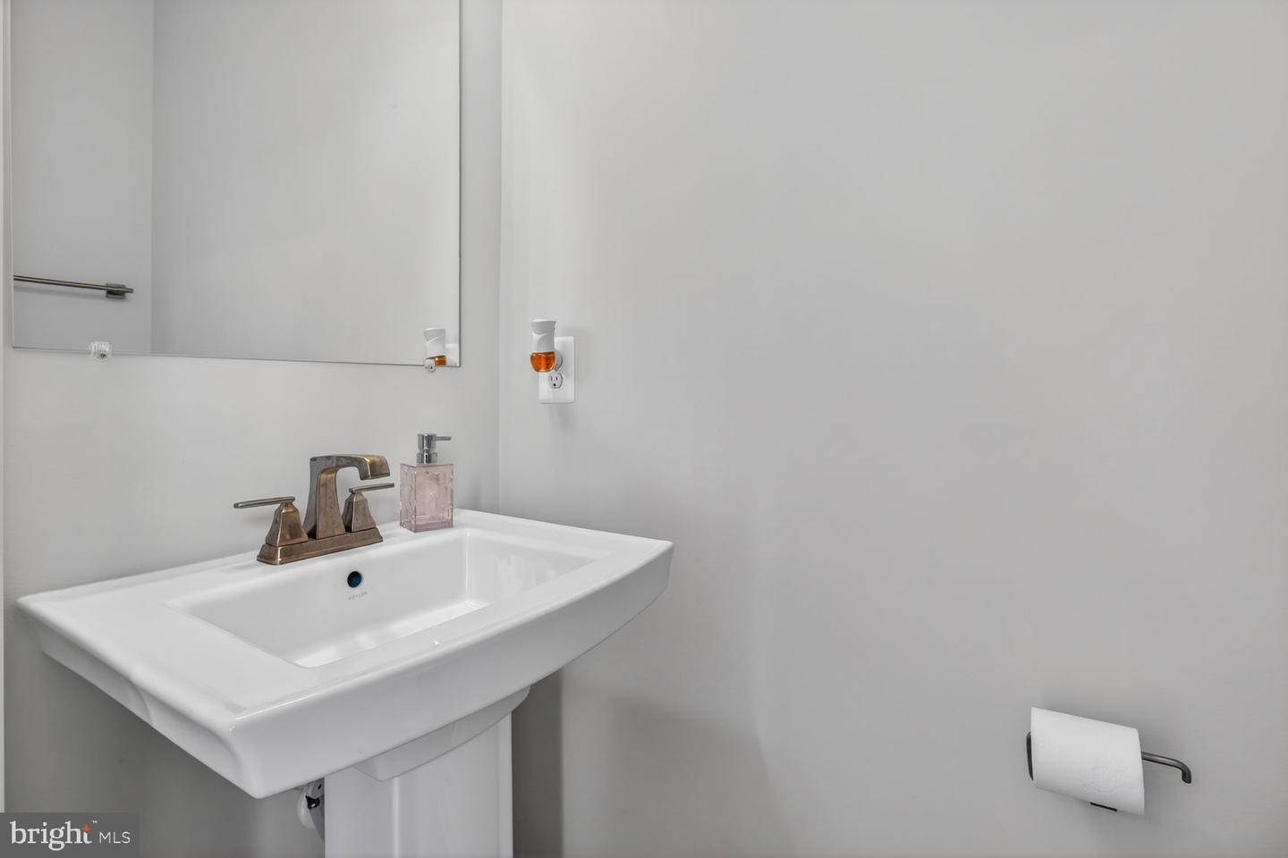 7832 Yona Ct Property Photo 21