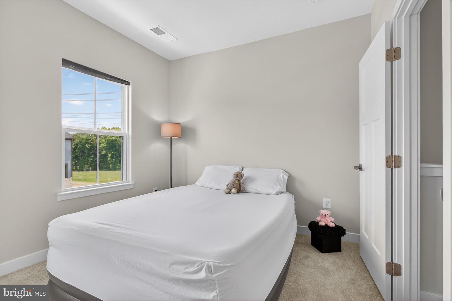 7832 Yona Ct Property Photo 25