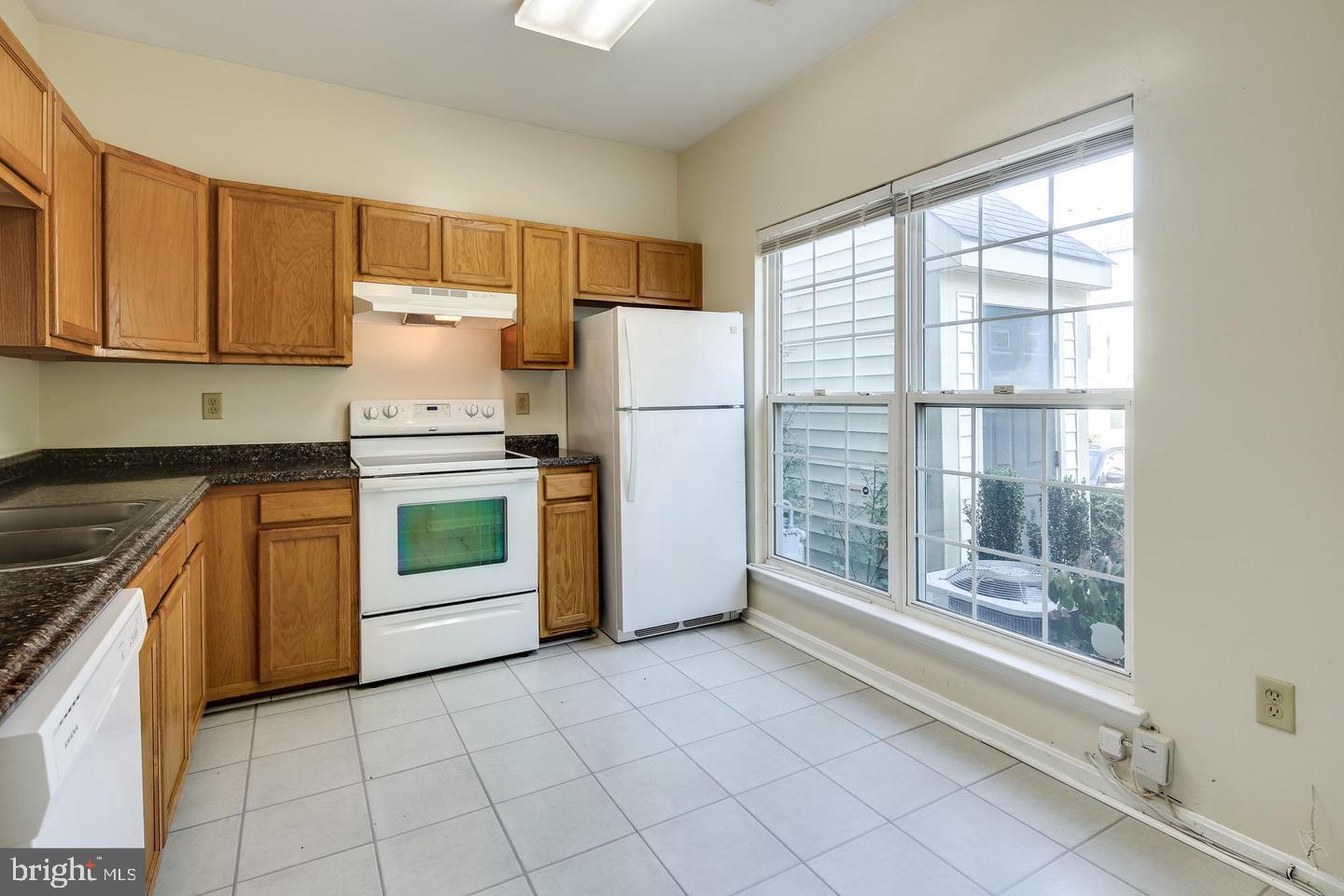 2018 Cooper Point Ct Property Photo 2