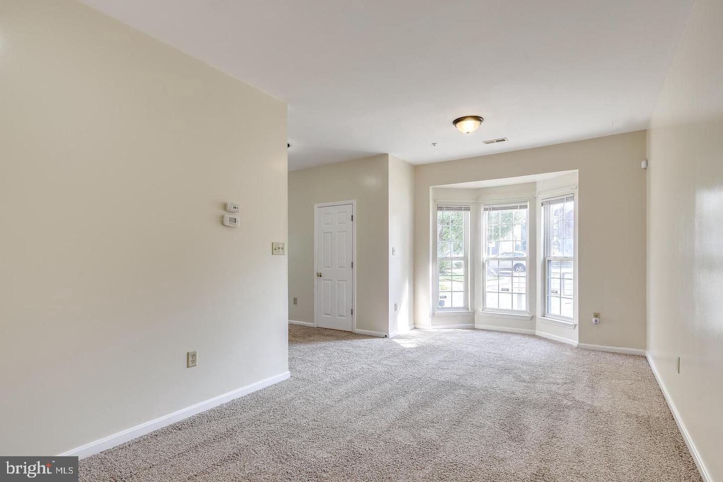 2018 Cooper Point Ct Property Photo 3