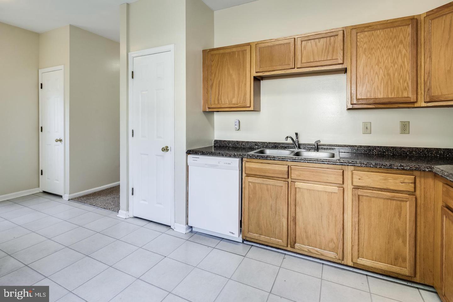 2018 Cooper Point Ct Property Photo 4