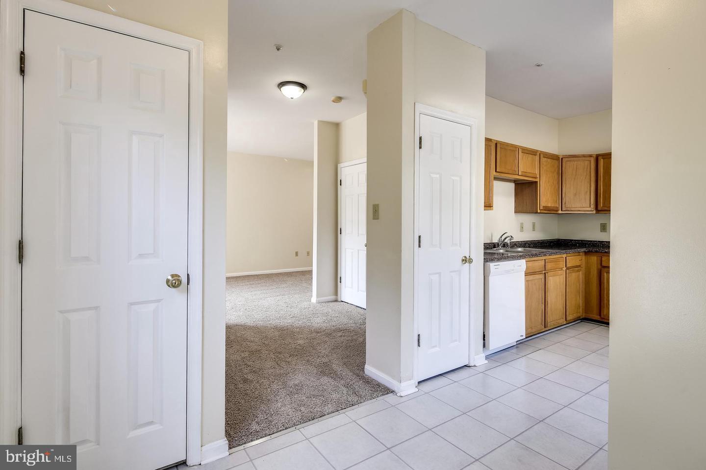 2018 Cooper Point Ct Property Photo 6