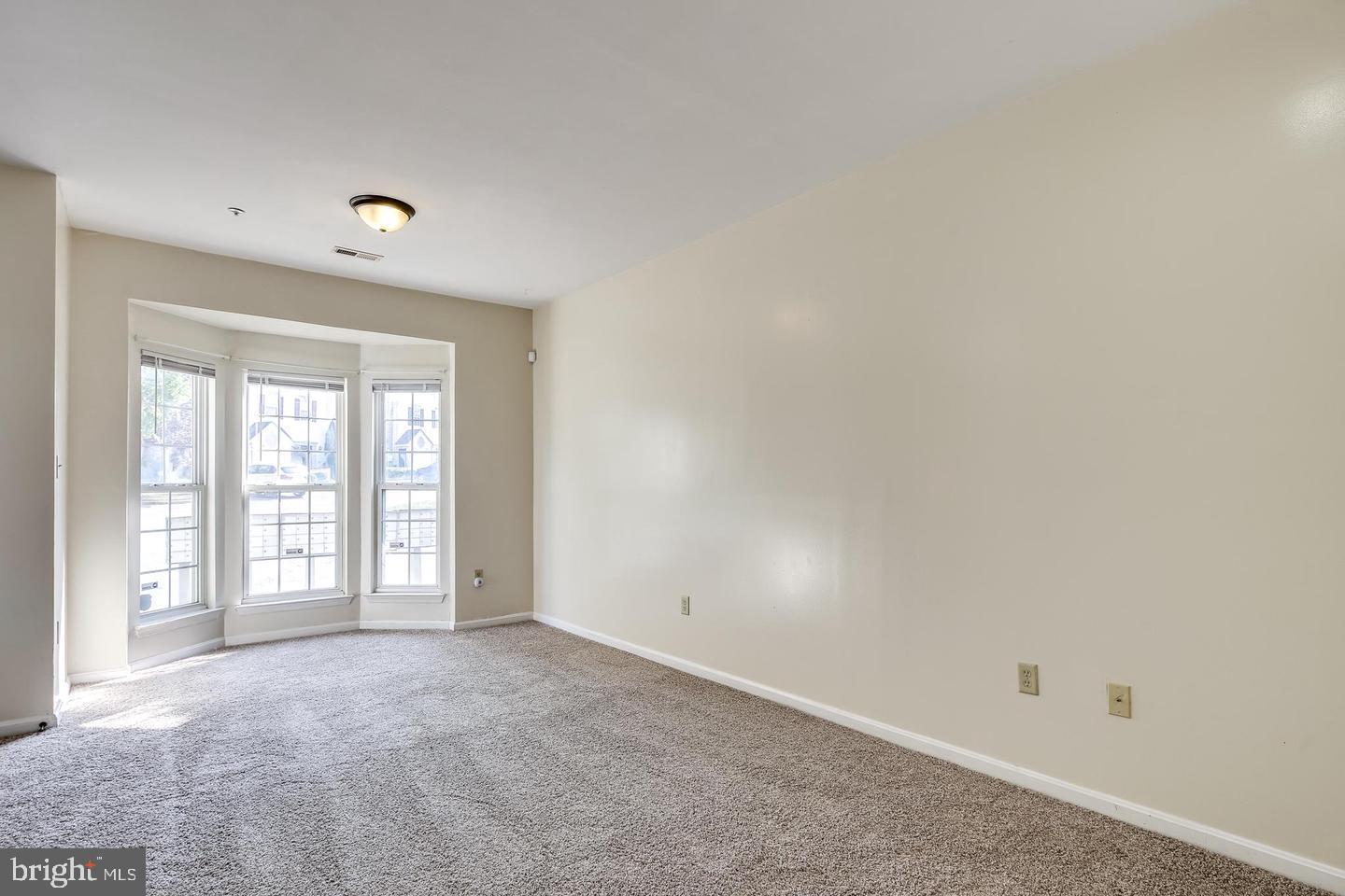 2018 Cooper Point Ct Property Photo 8