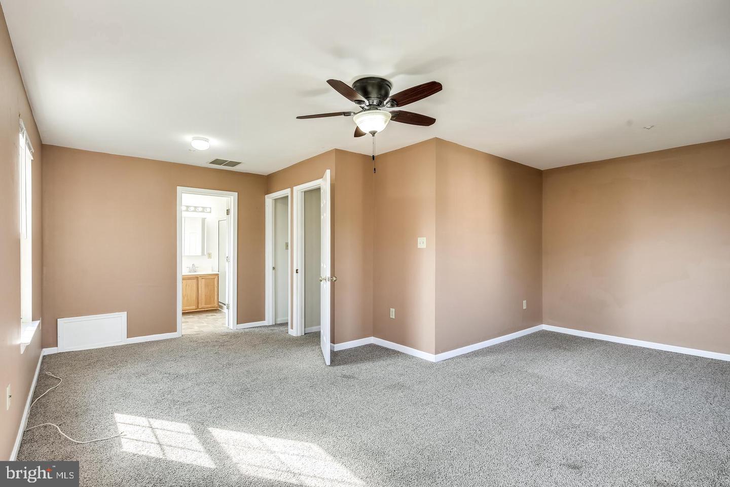 2018 Cooper Point Ct Property Photo 14