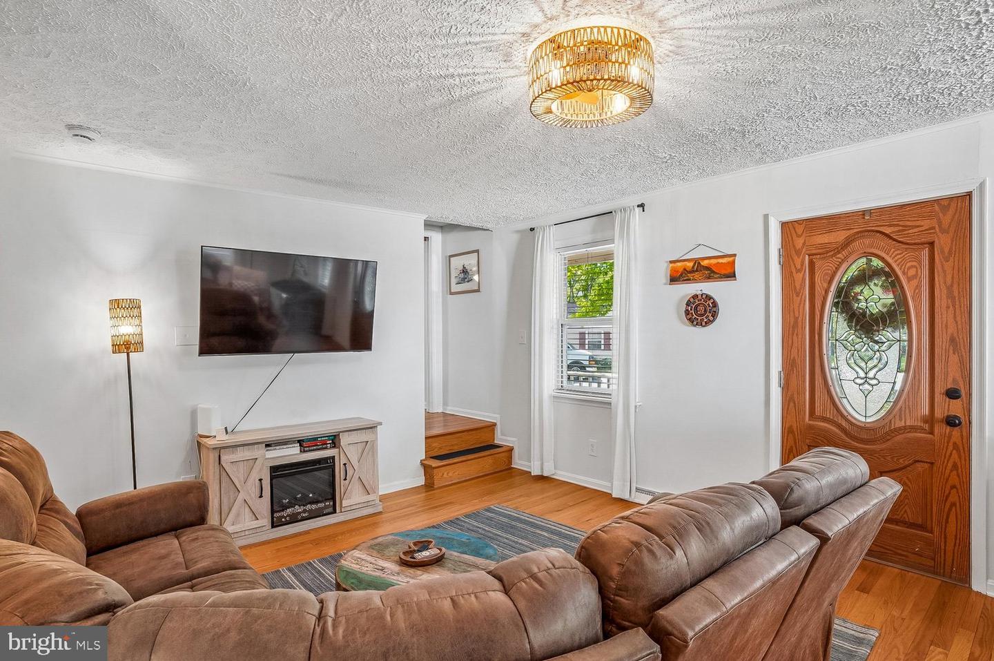 1217 Pine Ave Property Photo 3