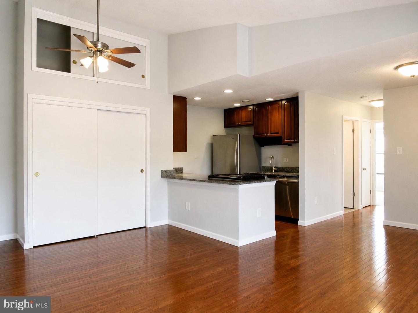 108 Mountain Rd #3d Property Photo 2