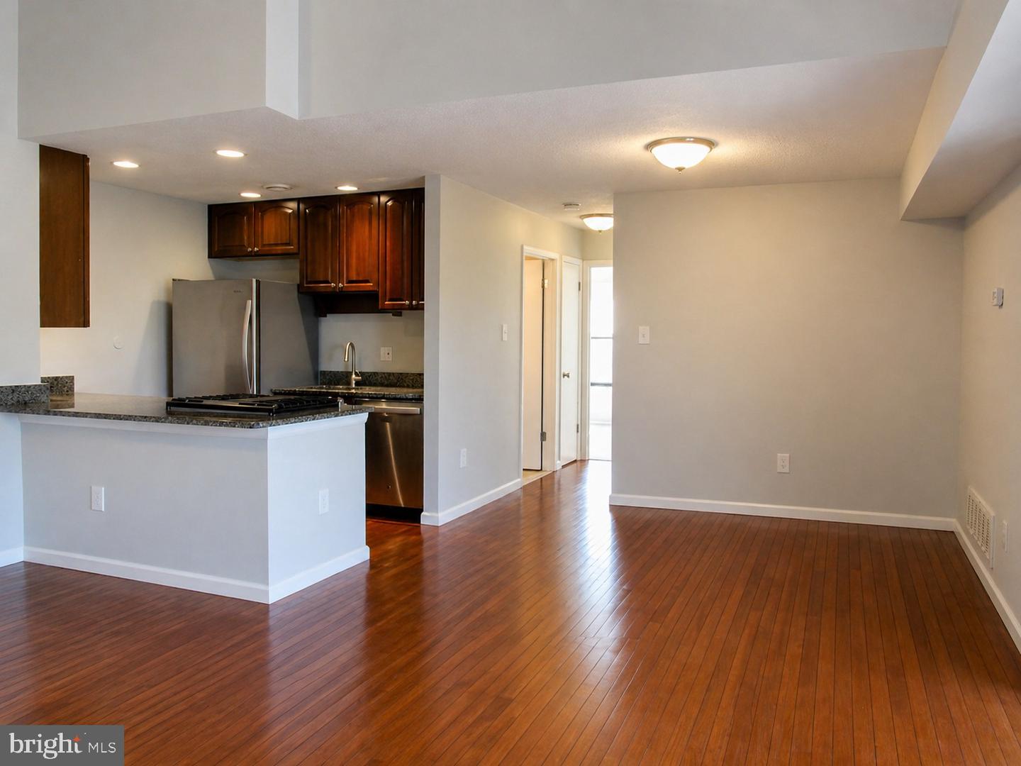108 Mountain Rd #3d Property Photo 3