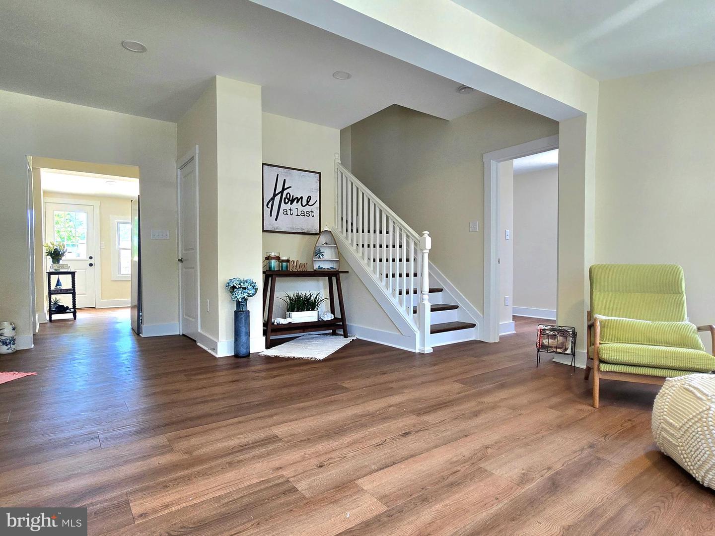 261 Arundel Rd Property Photo 2