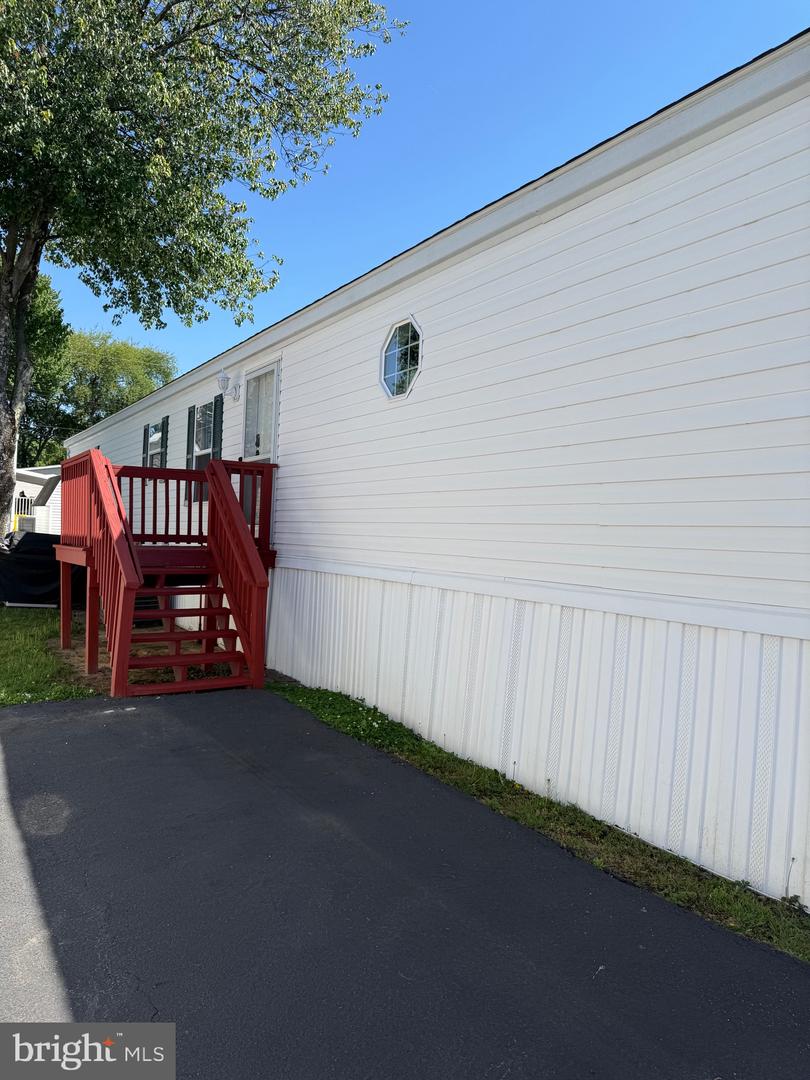 7959 TELEGRAPH RD #TRLR 114 Property Photo 1