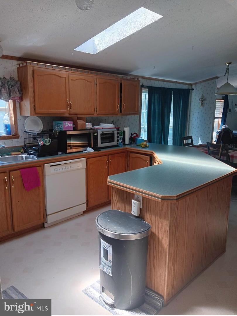 8023 Fair Breeze Dr Property Photo 7