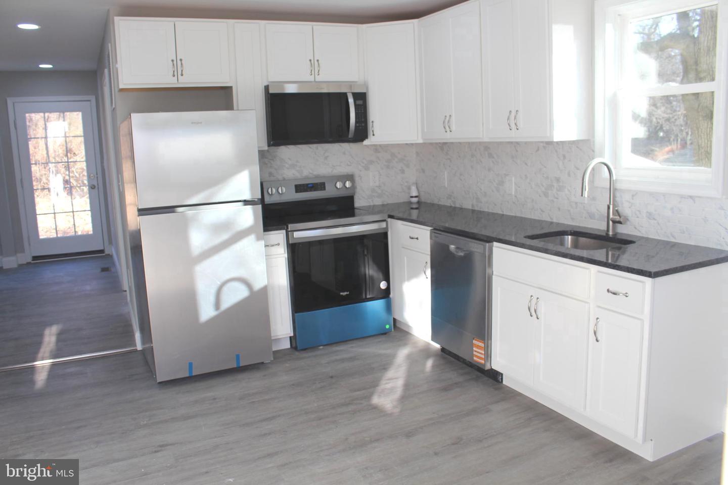 7967 Foster Ave Property Photo 12