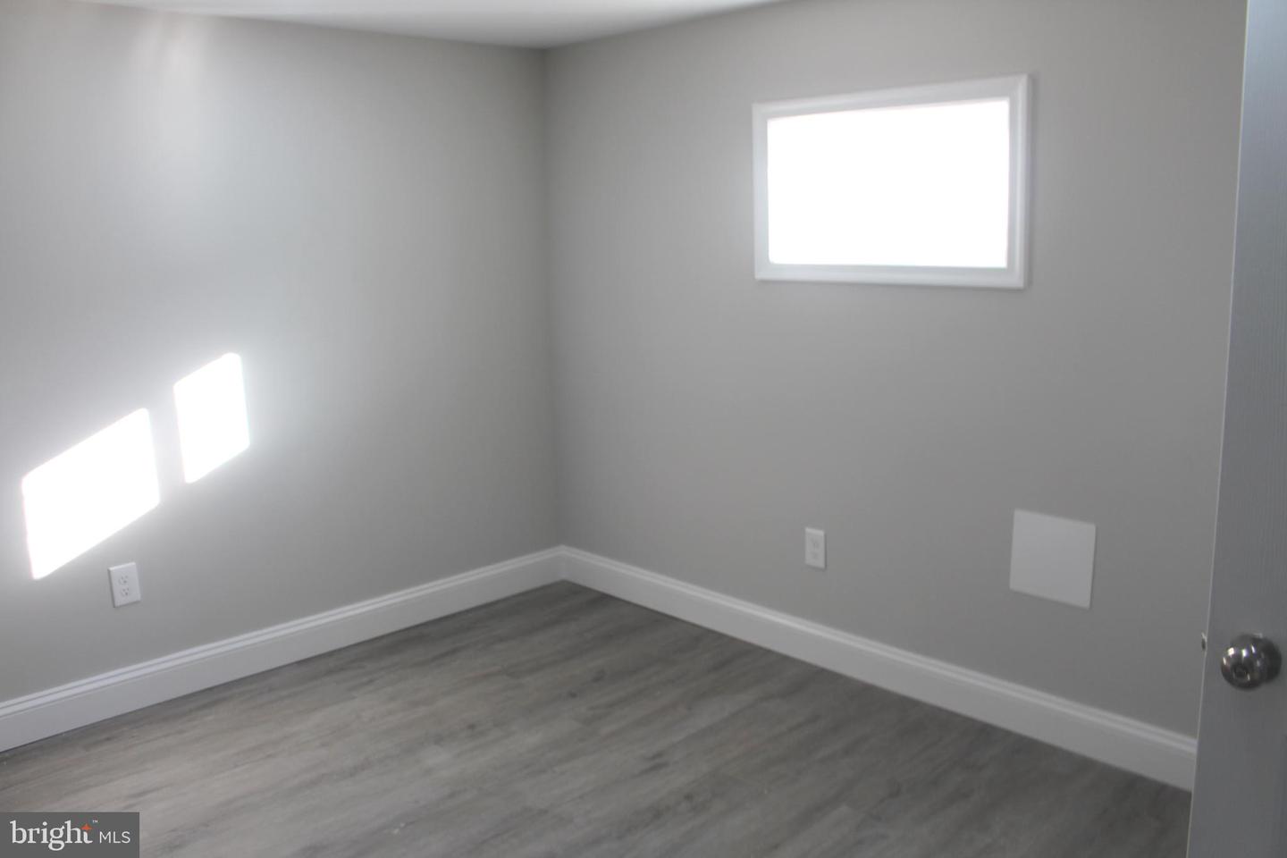 7967 Foster Ave Property Photo 29