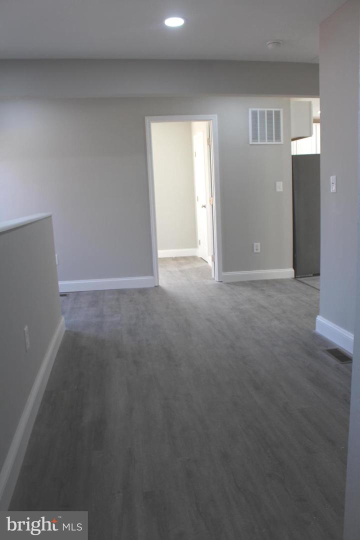7967 Foster Ave Property Photo 34