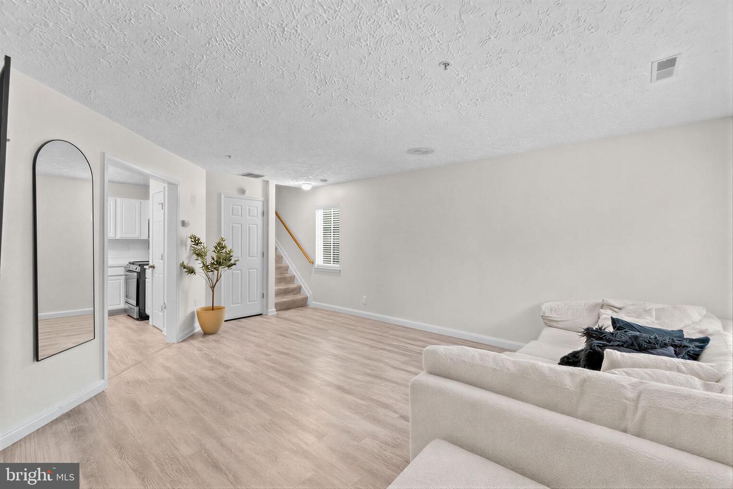 10-a Ironstone Ct Property Photo 2