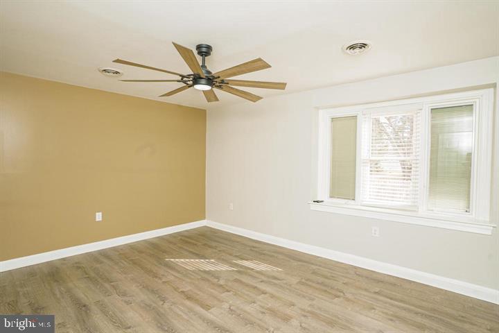 907 Reece Rd Property Photo 7