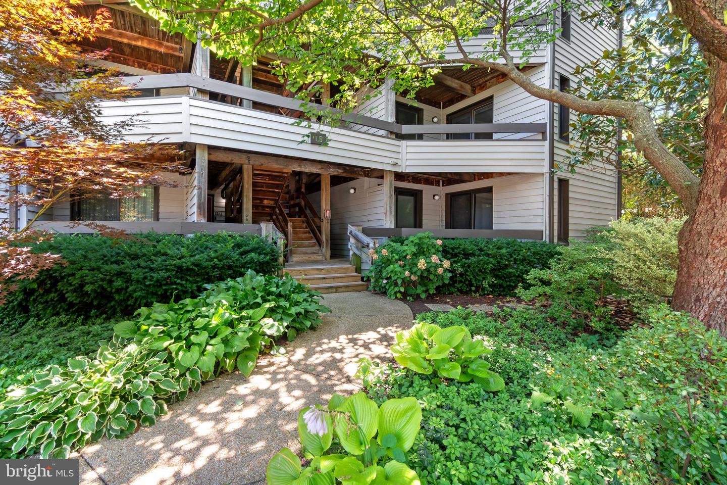 15 President Point Dr #b2 Property Photo 6
