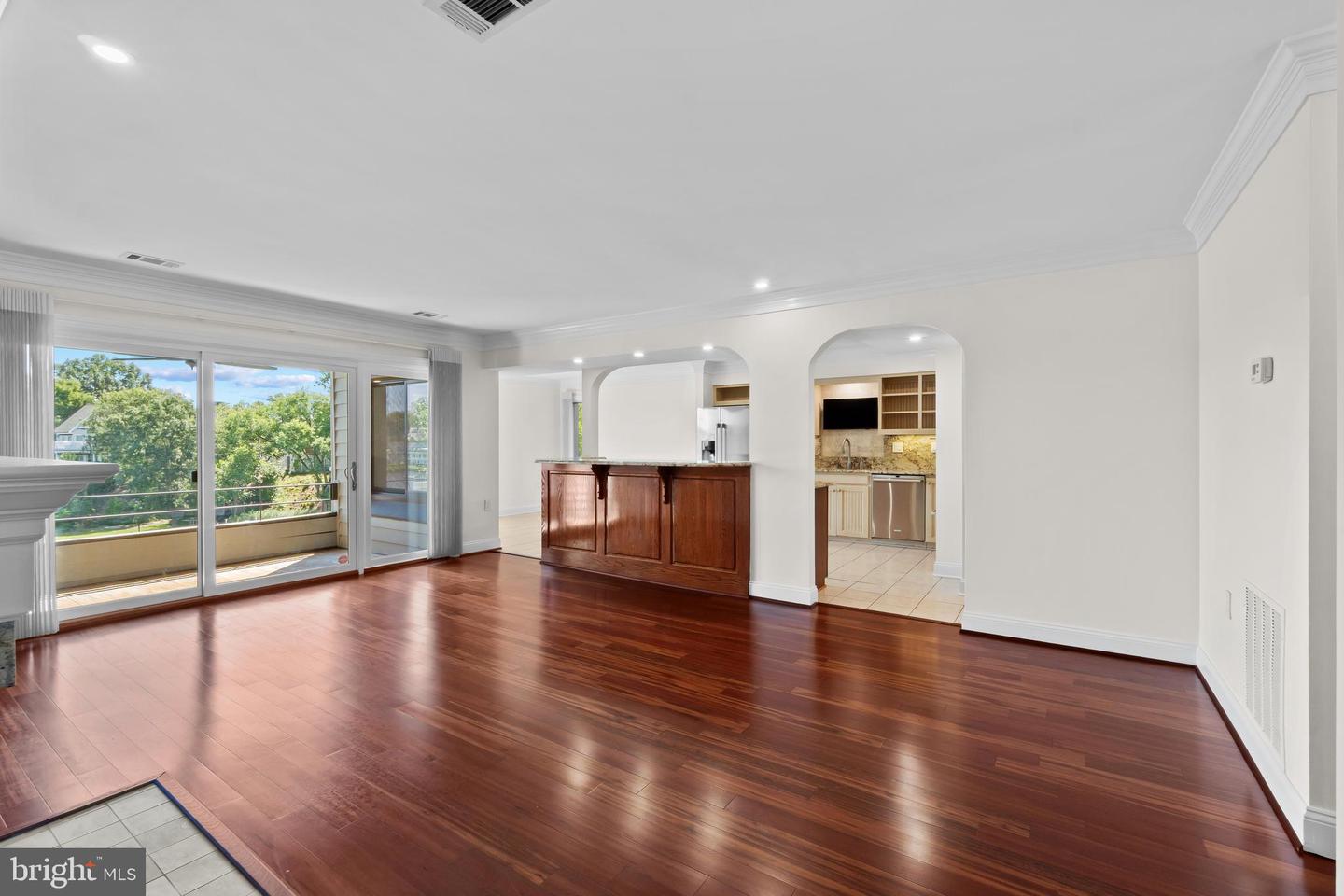 15 President Point Dr #b2 Property Photo 7