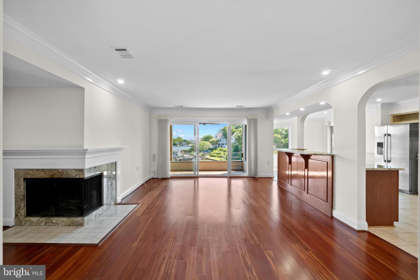 15 President Point Dr #b2 Property Photo 8