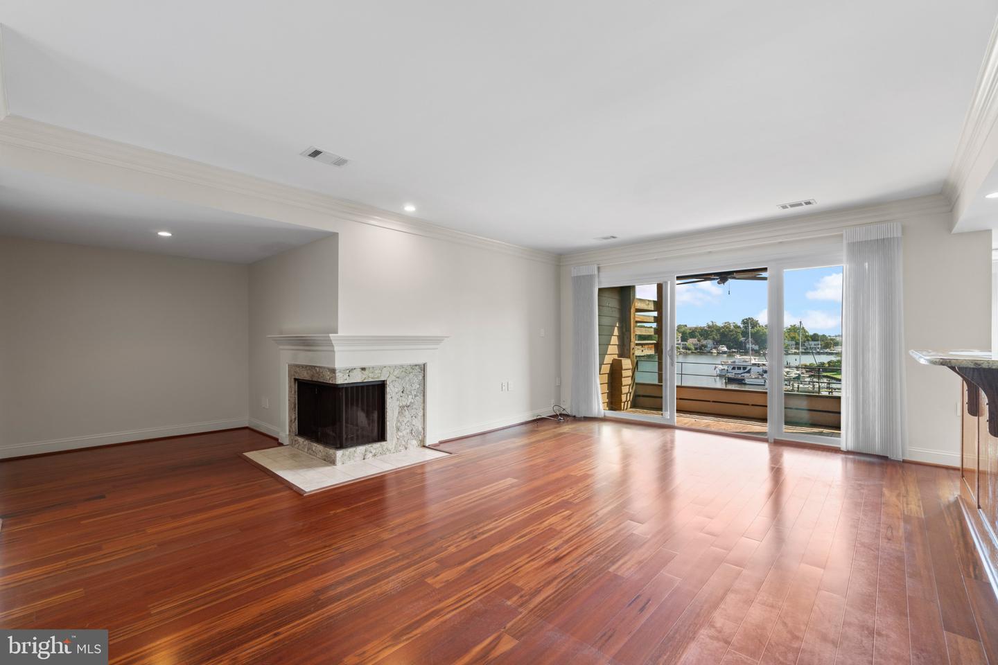 15 President Point Dr #b2 Property Photo 9