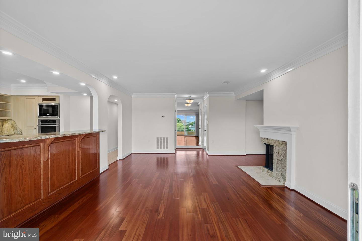 15 President Point Dr #b2 Property Photo 12