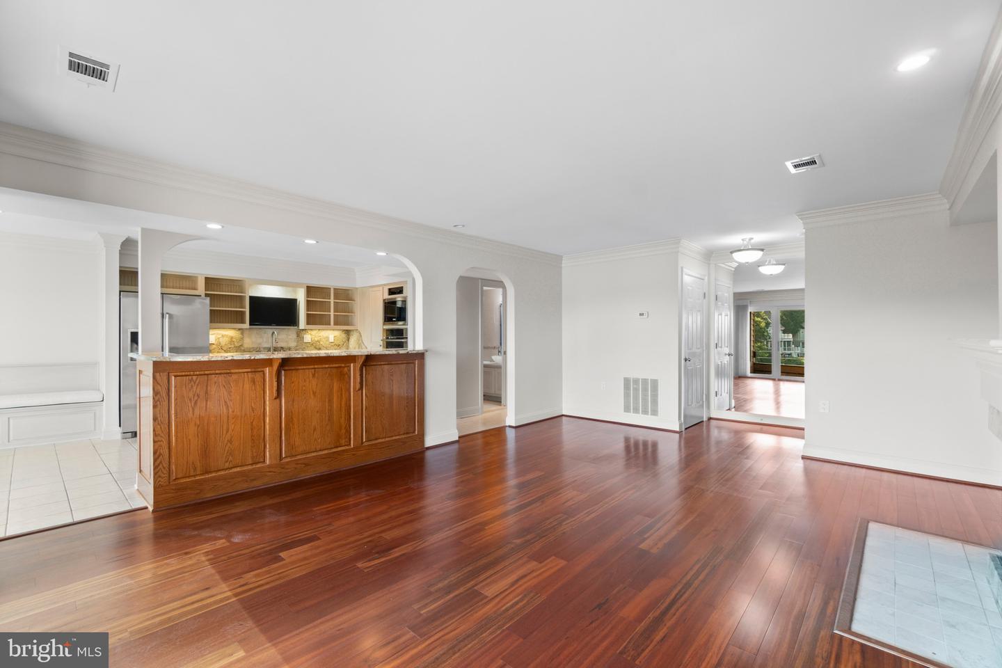 15 President Point Dr #b2 Property Photo 13