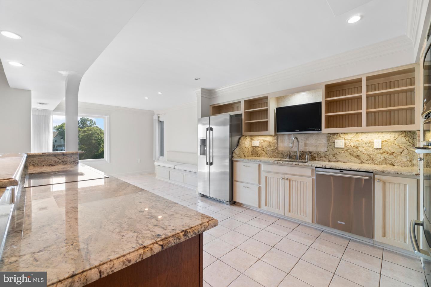 15 President Point Dr #b2 Property Photo 15