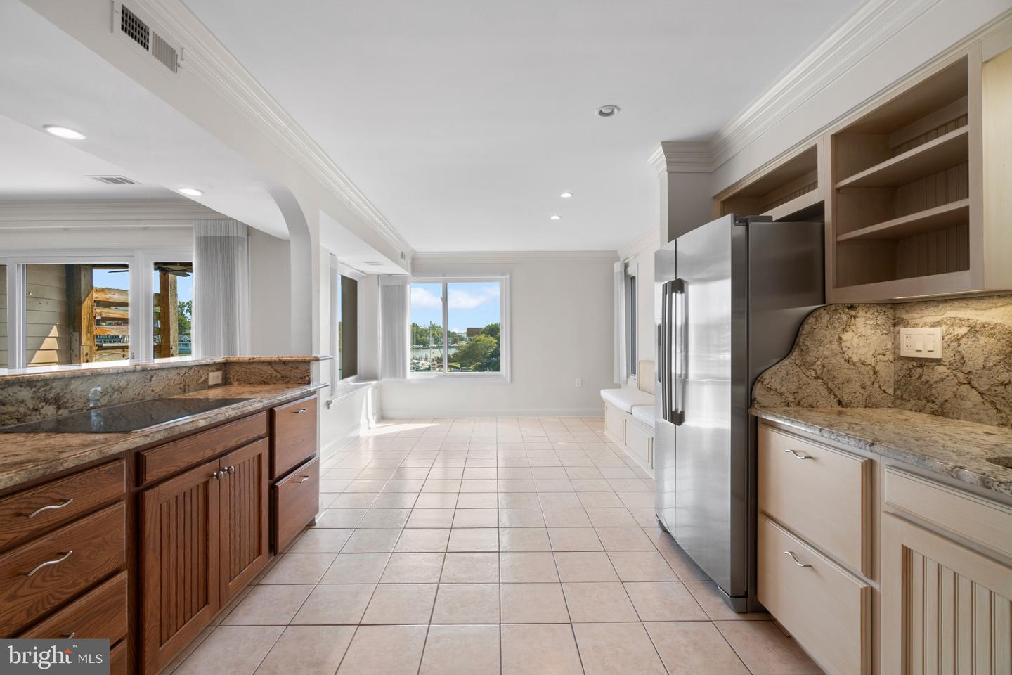 15 President Point Dr #b2 Property Photo 17