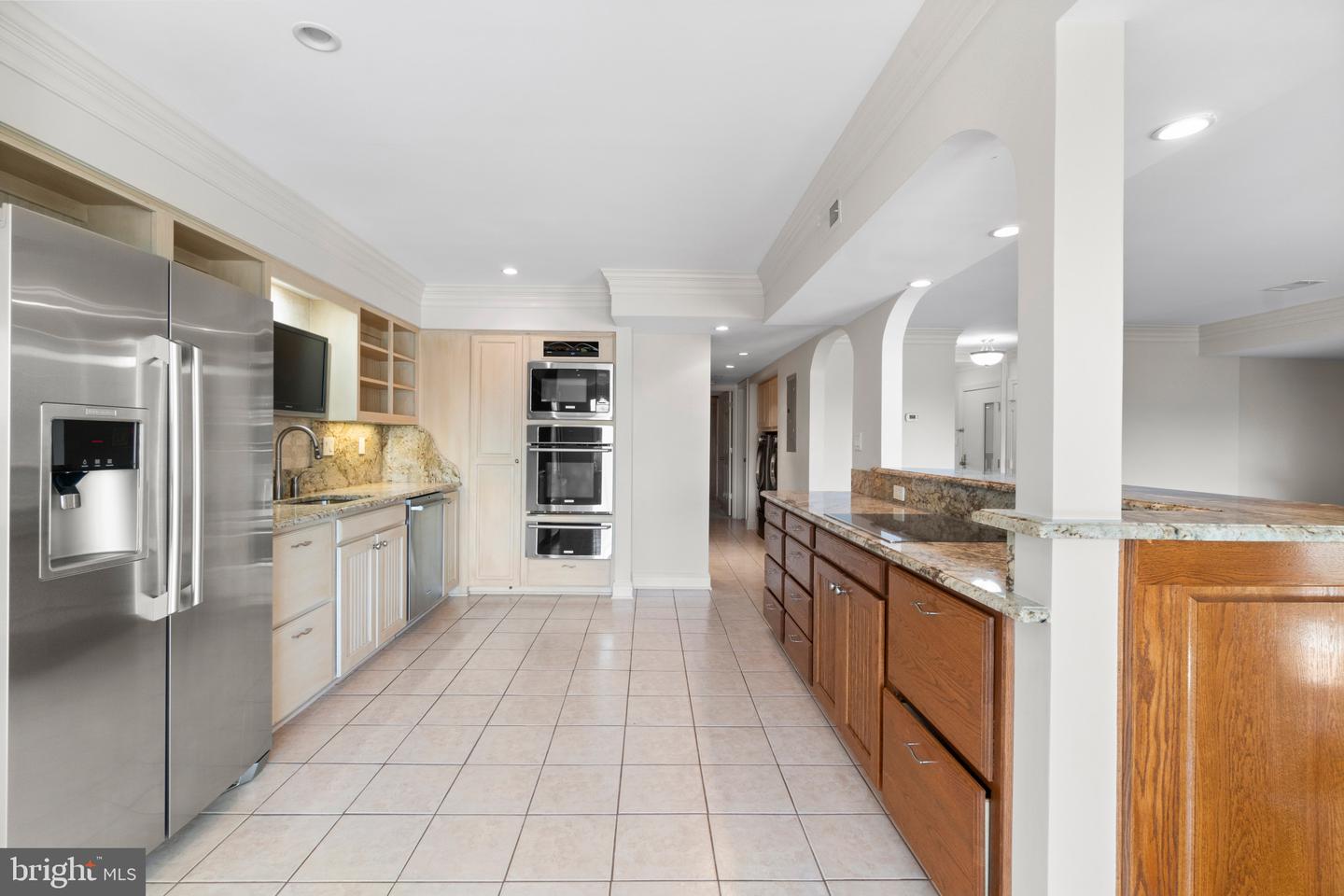 15 President Point Dr #b2 Property Photo 18