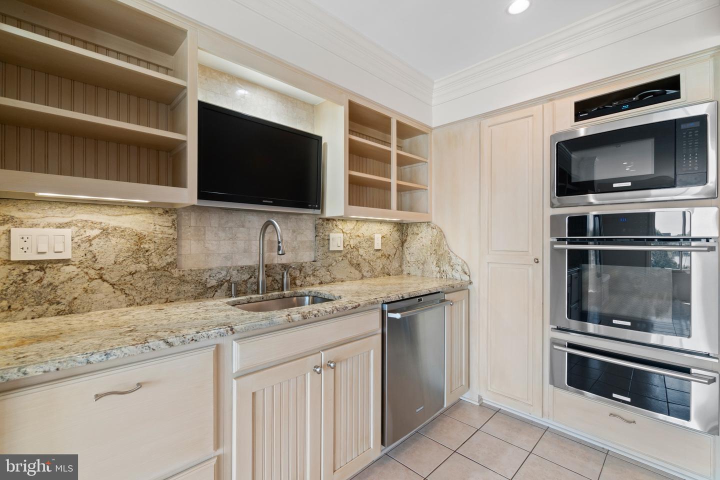 15 President Point Dr #b2 Property Photo 19