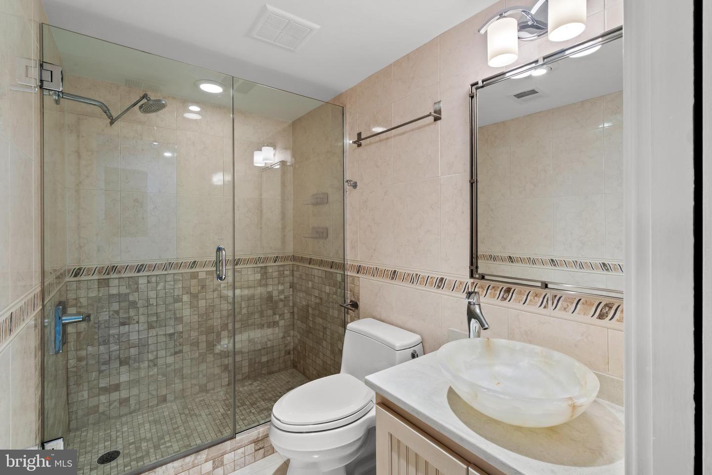 15 President Point Dr #b2 Property Photo 23