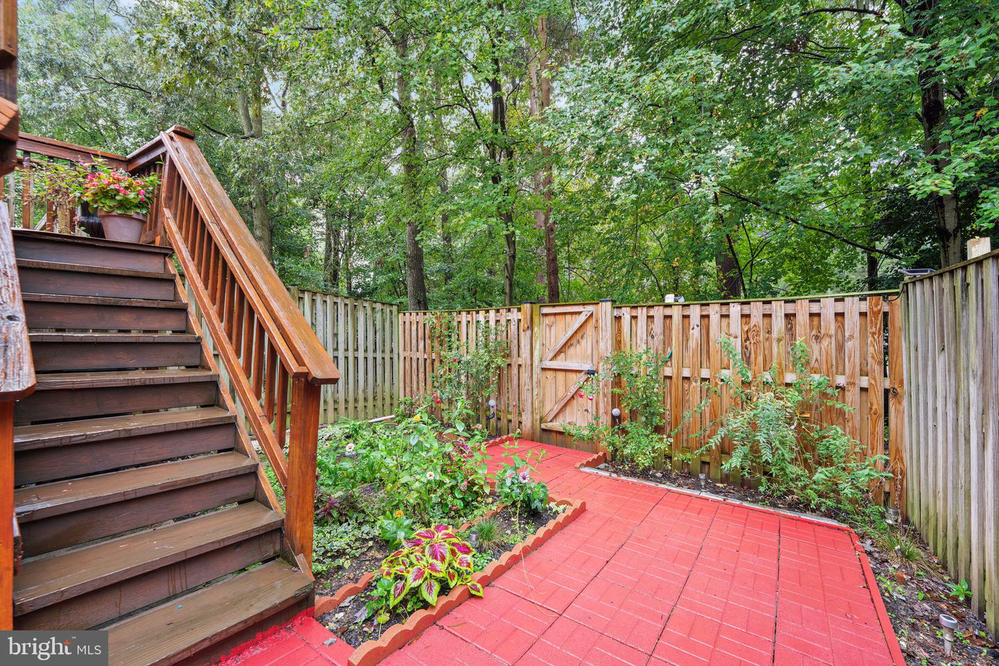 7840 Foxfarm Ln Property Photo 6