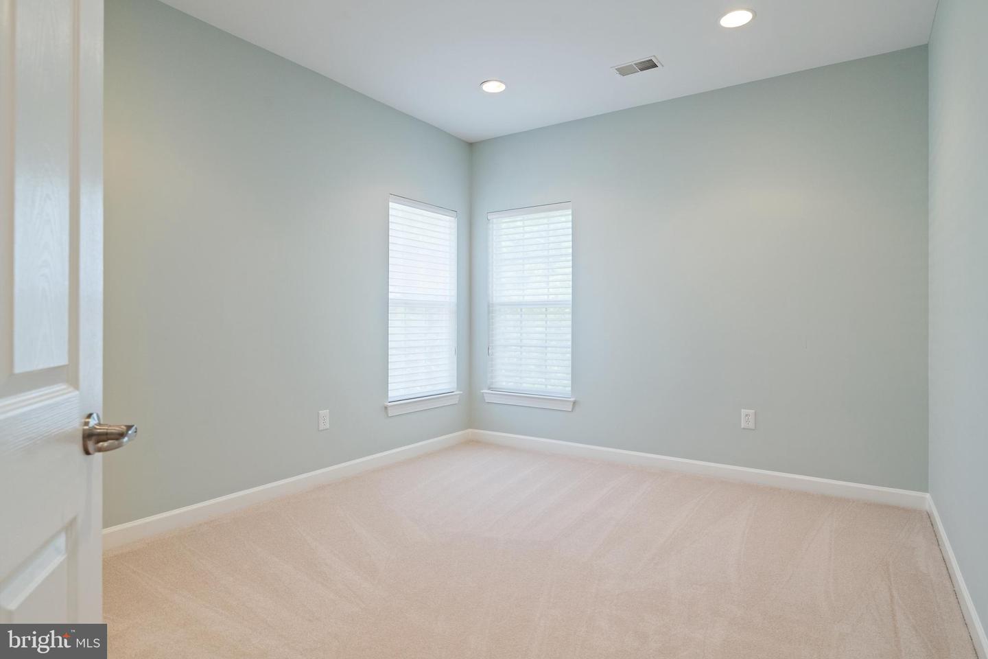 216 Bowen Ct Property Photo 34