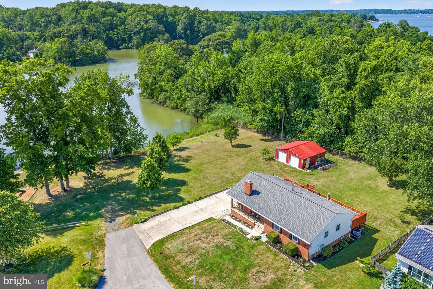 1518 Ridgely Dr Property Photo 6