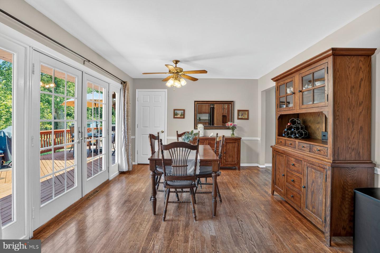 1518 Ridgely Dr Property Photo 30