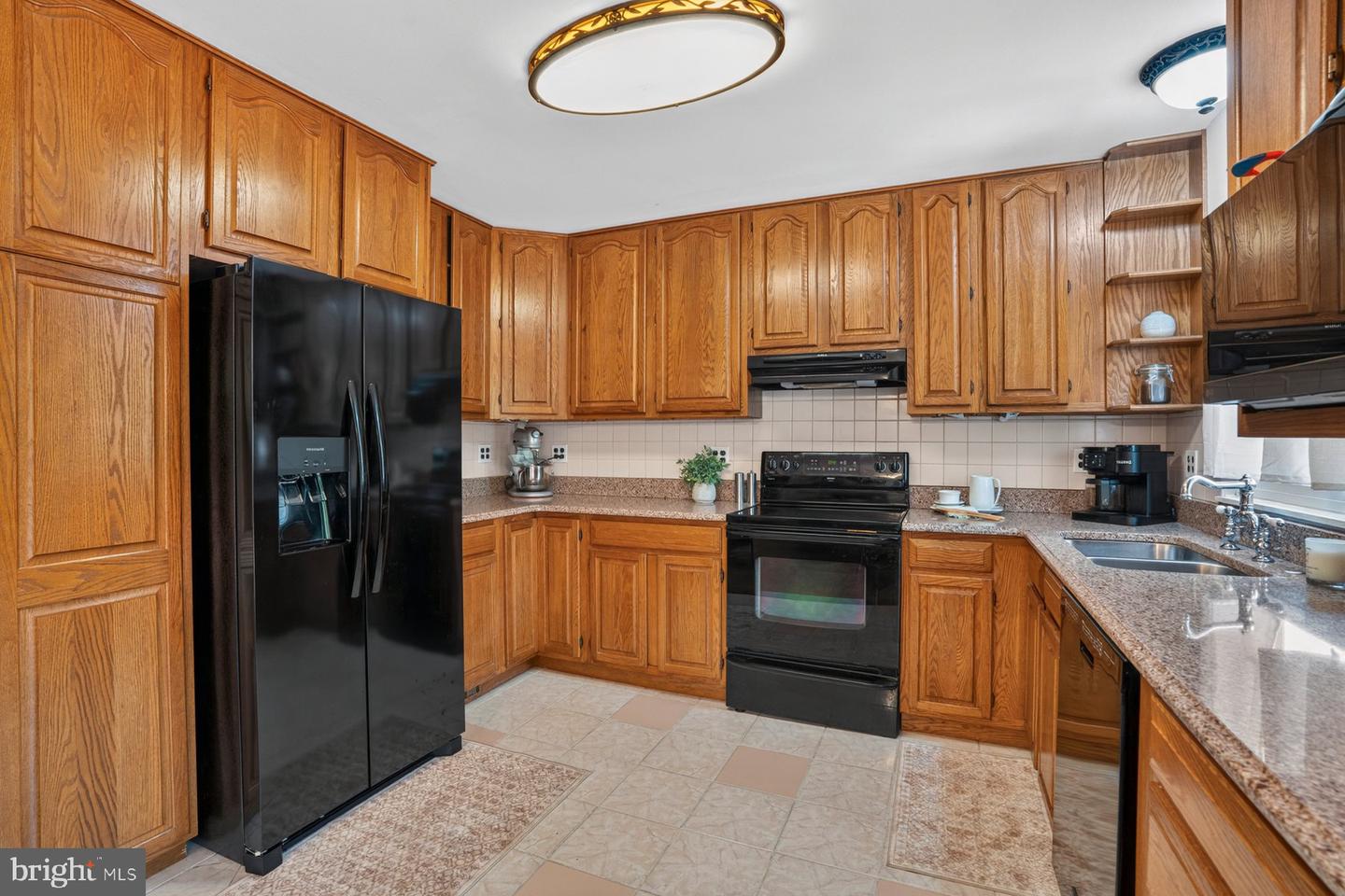 1518 Ridgely Dr Property Photo 31
