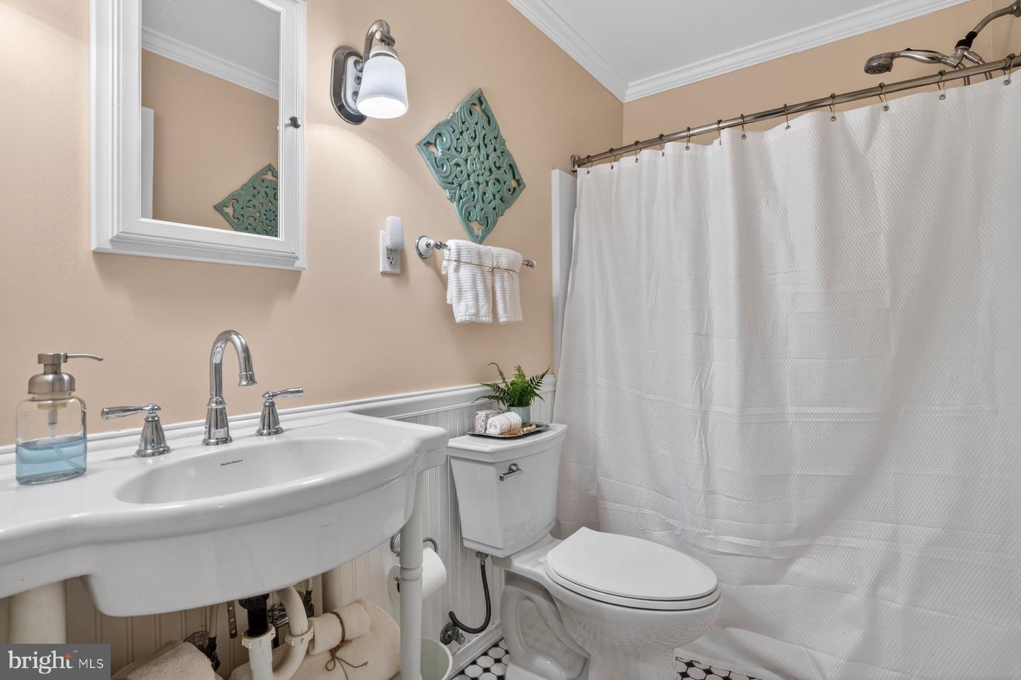 1518 Ridgely Dr Property Photo 40
