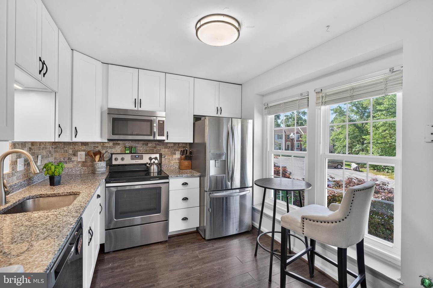 1151 Double Chestnut Ct Property Photo 4