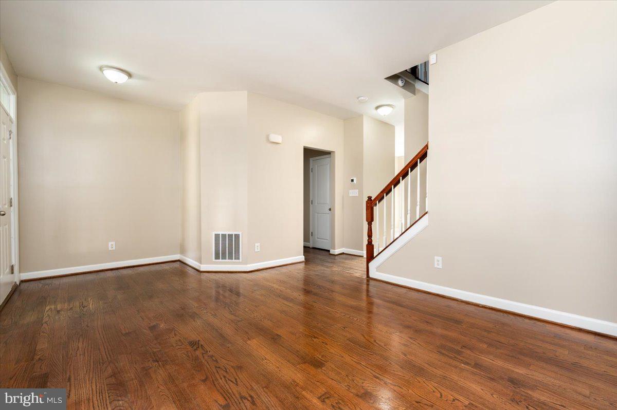 7307 Gardenia Ln Property Photo 5