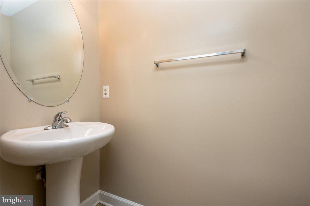 7307 Gardenia Ln Property Photo 6