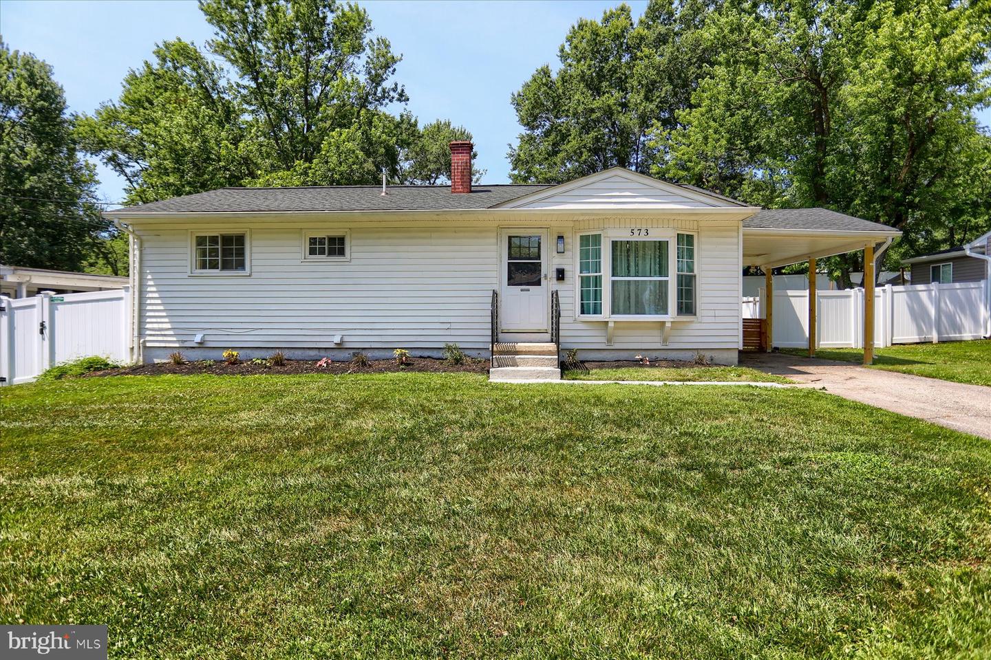 573 Rita Dr Property Photo 1