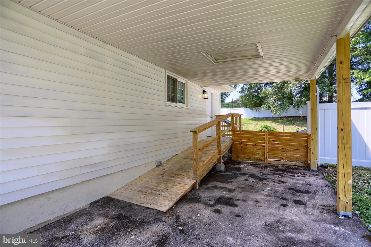 573 Rita Dr Property Photo 4