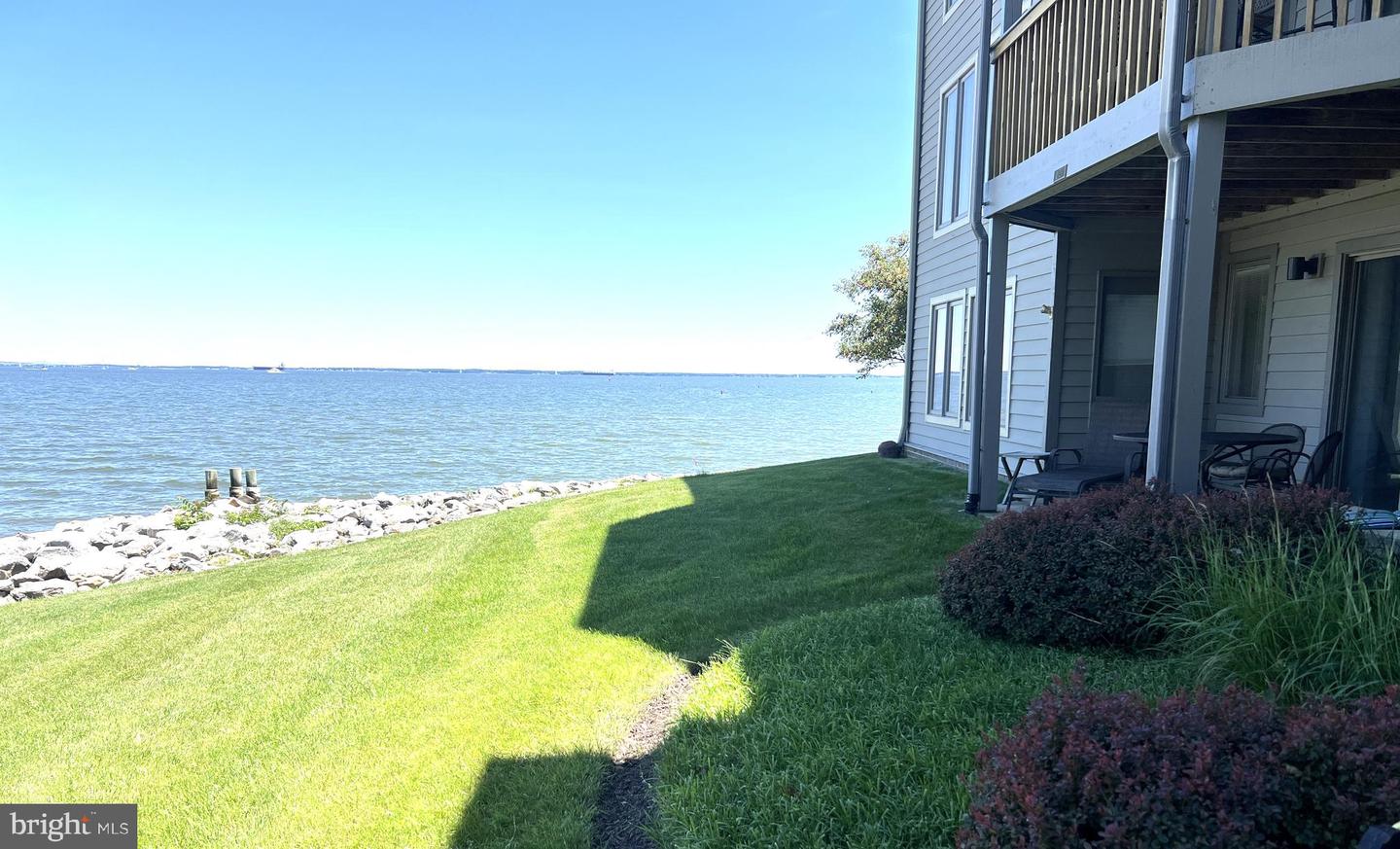 2020 Quay Village Ct #t1 Property Photo 5
