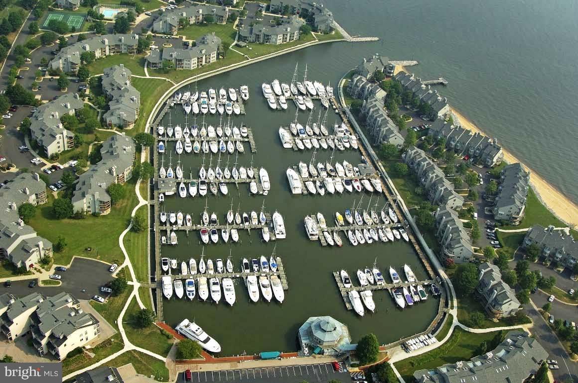 2020 Quay Village Ct #t1 Property Photo 8