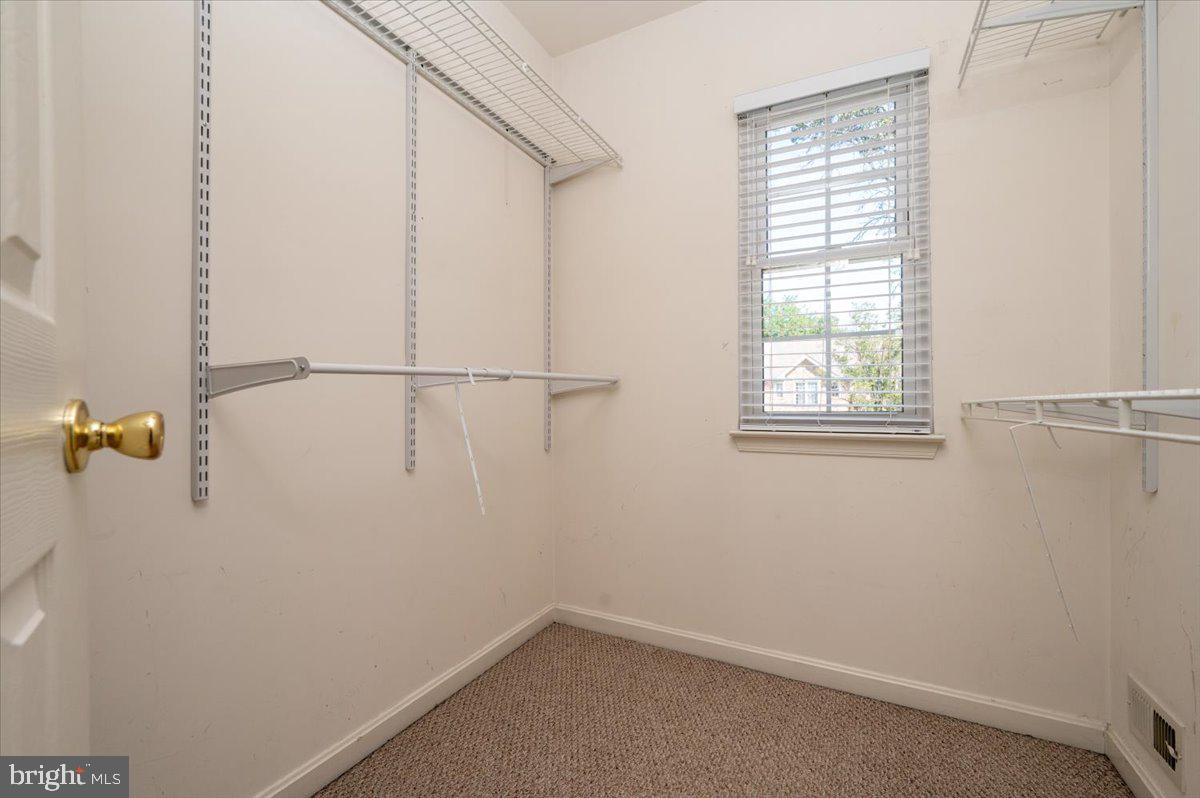 2209 Commissary Cir #284 Property Photo 25