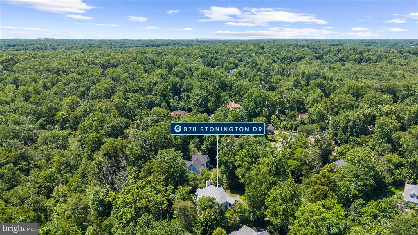 978 Stonington Dr Property Photo 83