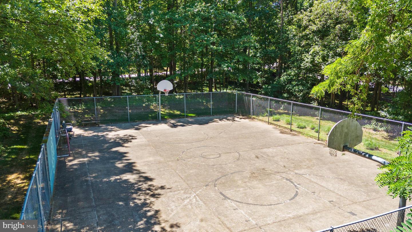 978 Stonington Dr Property Photo 93